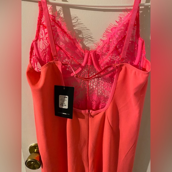 Hot pink pants romper - Picture 2 of 3